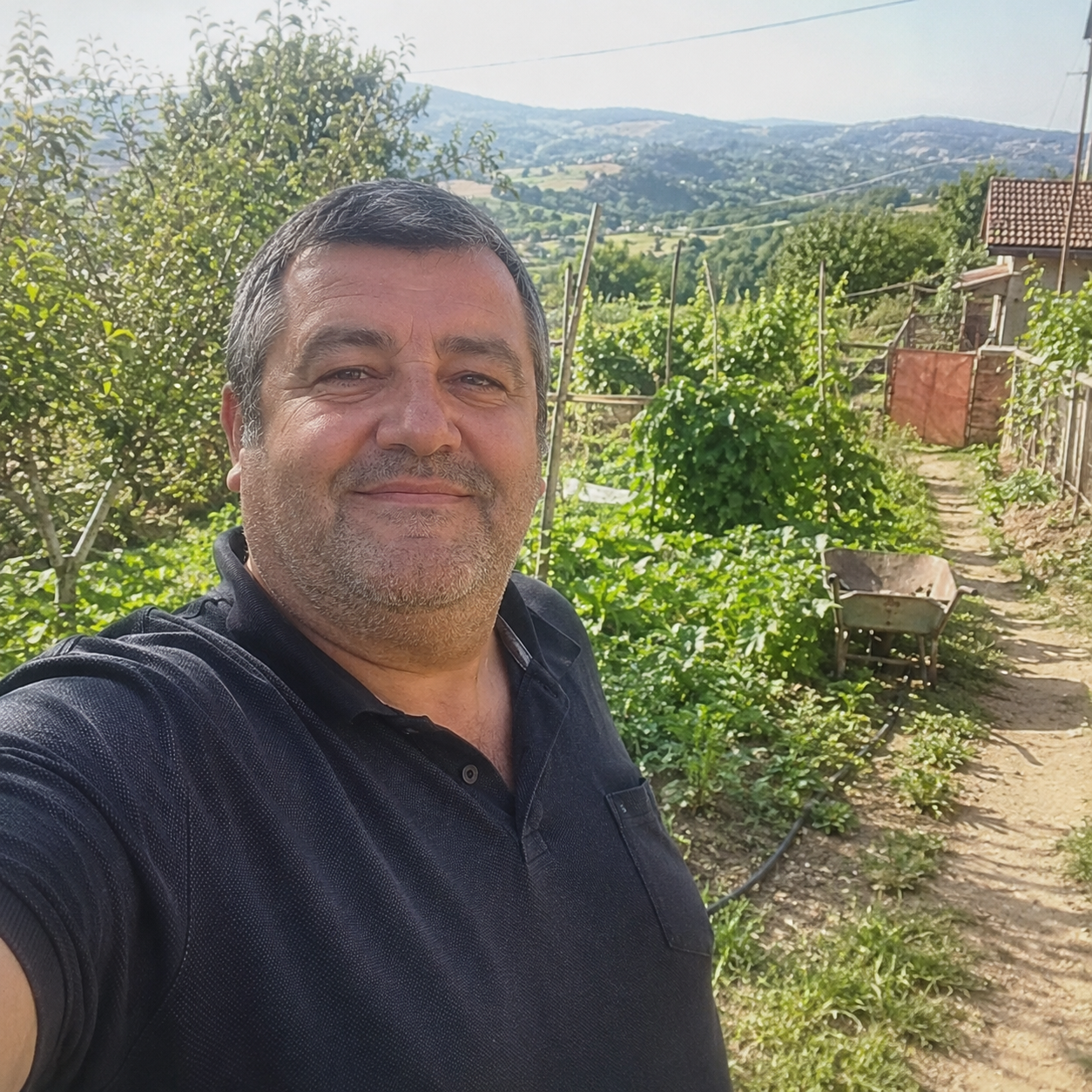 <em>Ahmet K.</em>